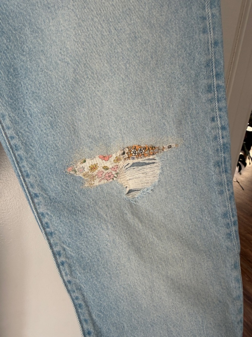 Levis 501s size 25 - Picture 3 of 10